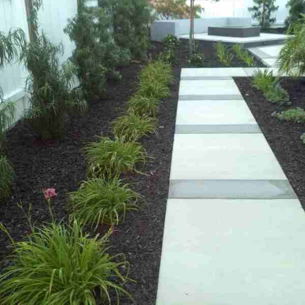 Cotswold Chip Gravel Creates A Semi Rhpinterestcom Grey Front Yard